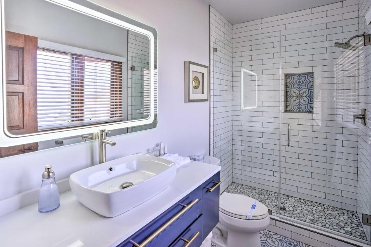 Quiet Avalon Getaway Villa With Ocean View And Balcony エクステリア 写真