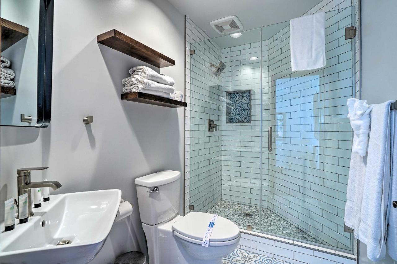 Quiet Avalon Getaway Villa With Ocean View And Balcony エクステリア 写真